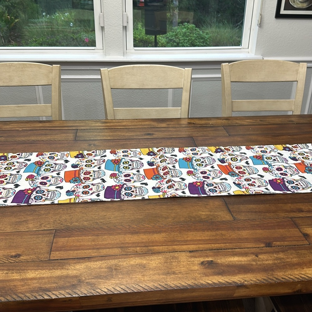 Table runner - Picture 2 of 2